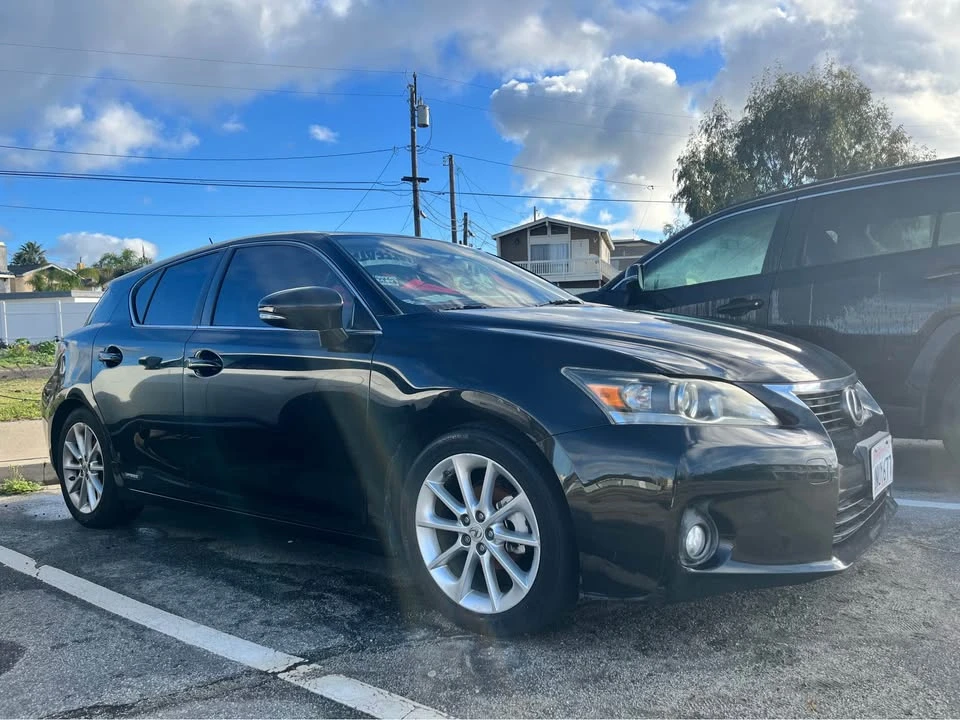 2013 Lexus CT - Image 2 of 10