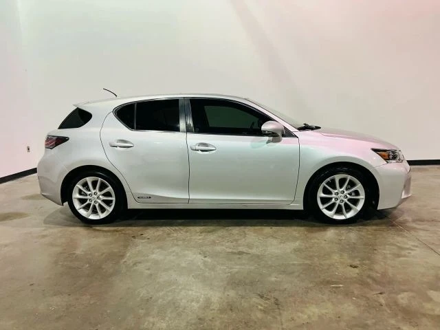 2013 Lexus CT - Image 2 of 8