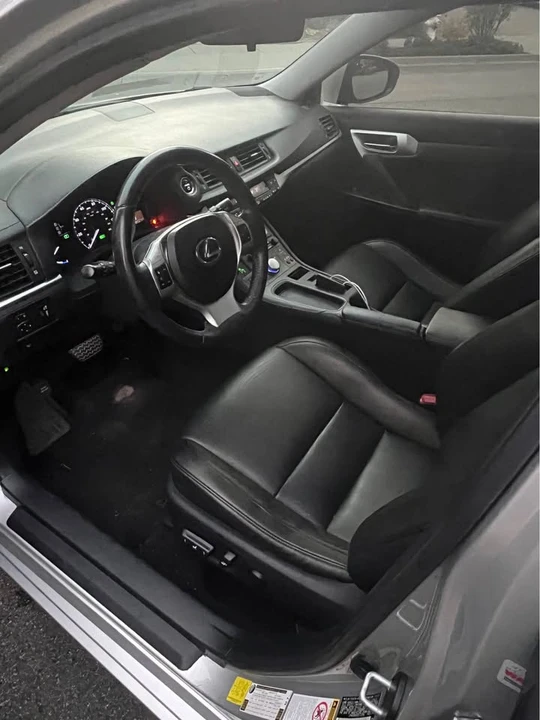 2013 Lexus CT - Image 19 of 20