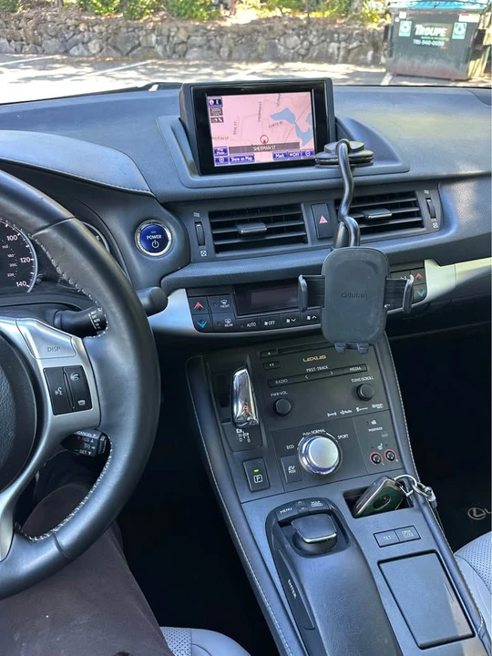 2013 Lexus CT - Image 11 of 16
