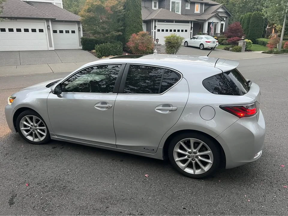2013 Lexus CT - Image 12 of 20
