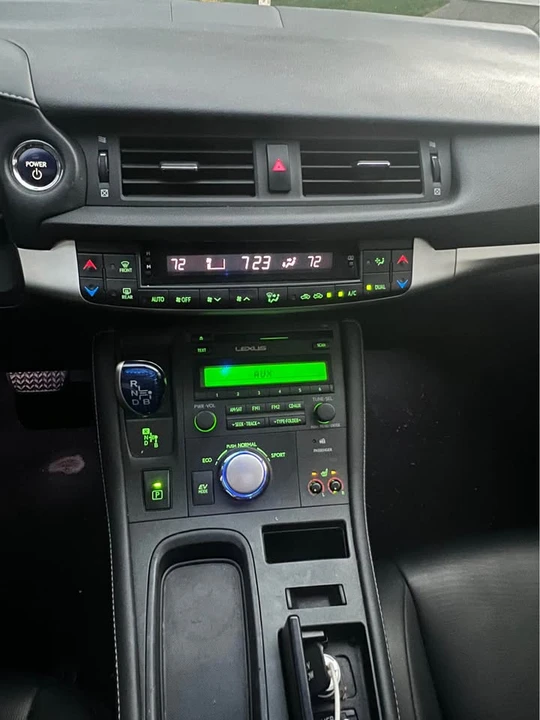 2013 Lexus CT - Image 18 of 20