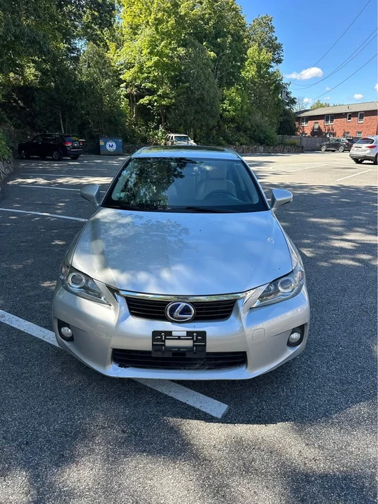2013 Lexus CT - Image 2 of 16