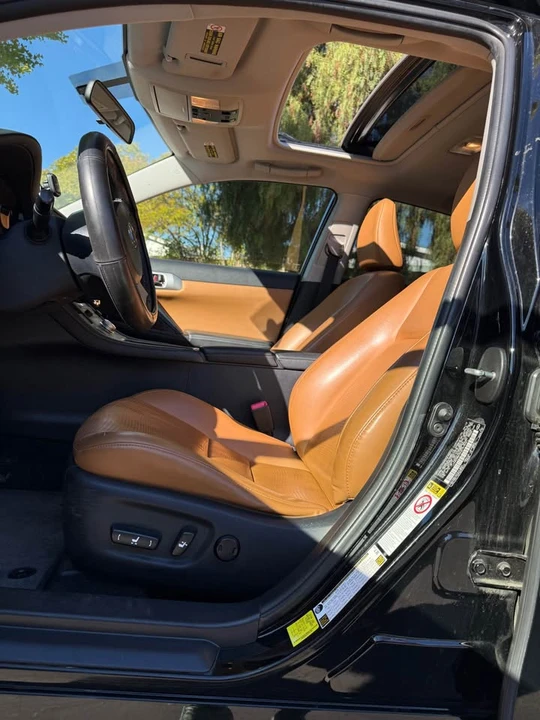 2013 Lexus CT - Image 15 of 20
