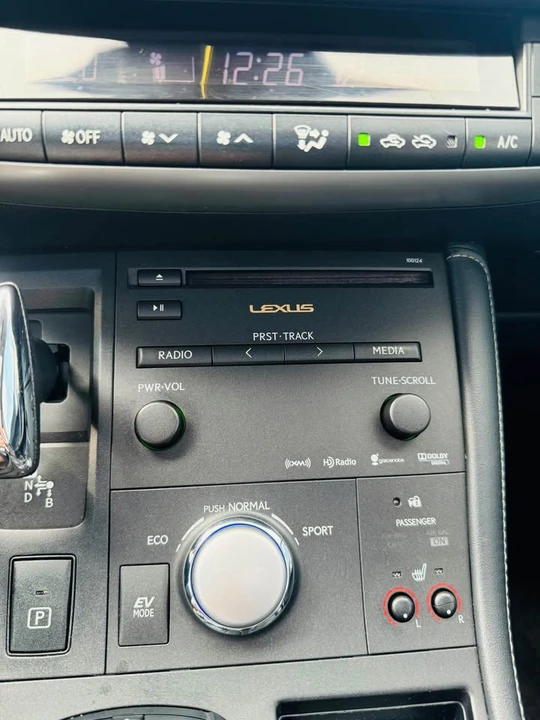 2013 Lexus CT - Image 7 of 9
