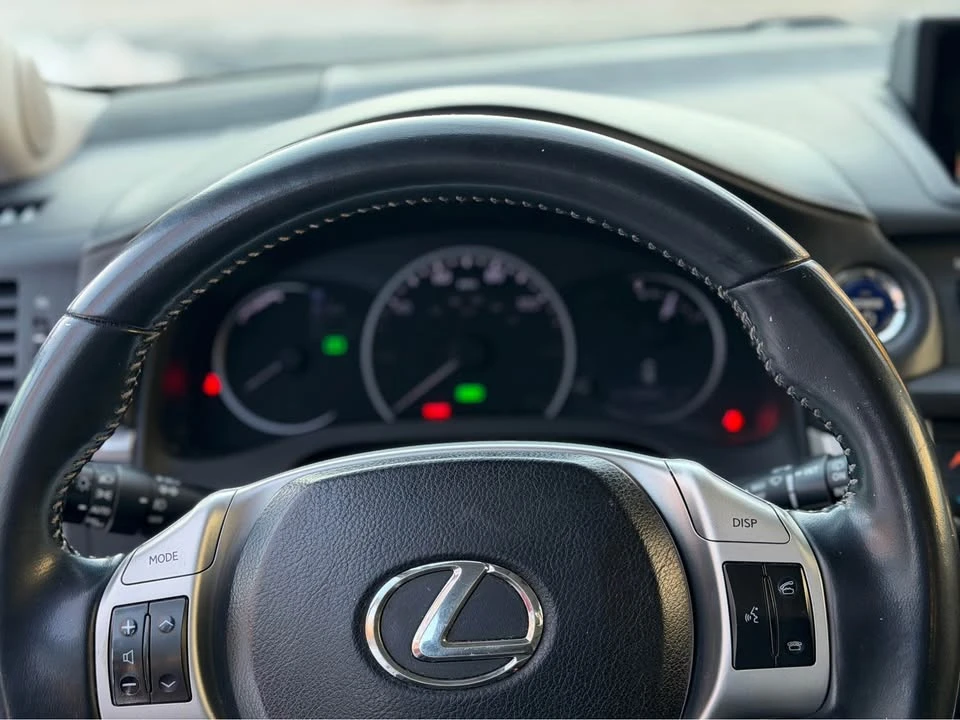 2013 Lexus CT - Image 11 of 14
