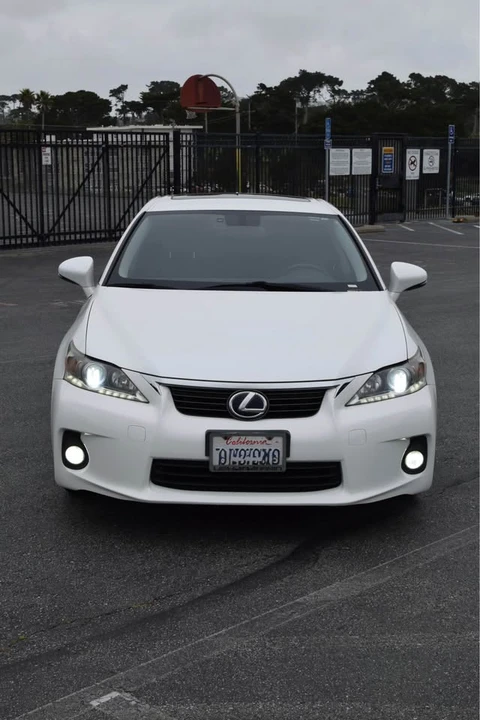 2013 Lexus CT - Image 2 of 20
