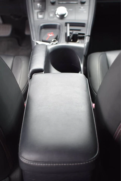 2013 Lexus CT - Image 10 of 20