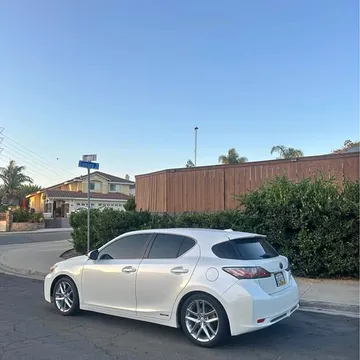 2013 Lexus CT 200h Premium Hatchback