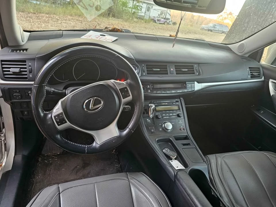 2013 Lexus CT - Image 7 of 10