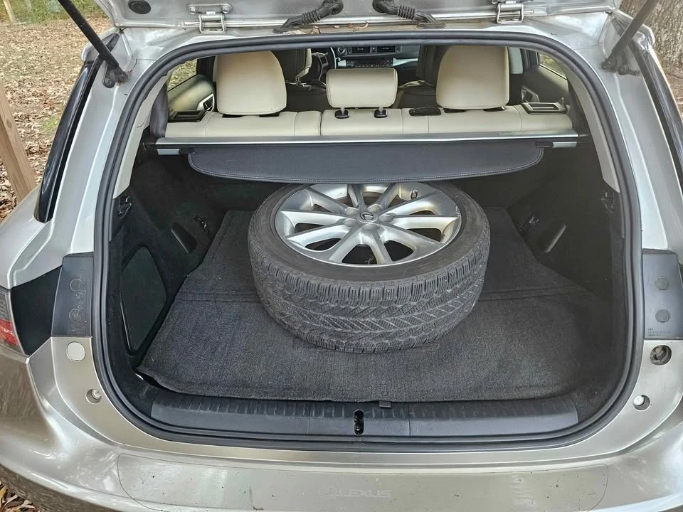 2013 Lexus CT - Image 6 of 10