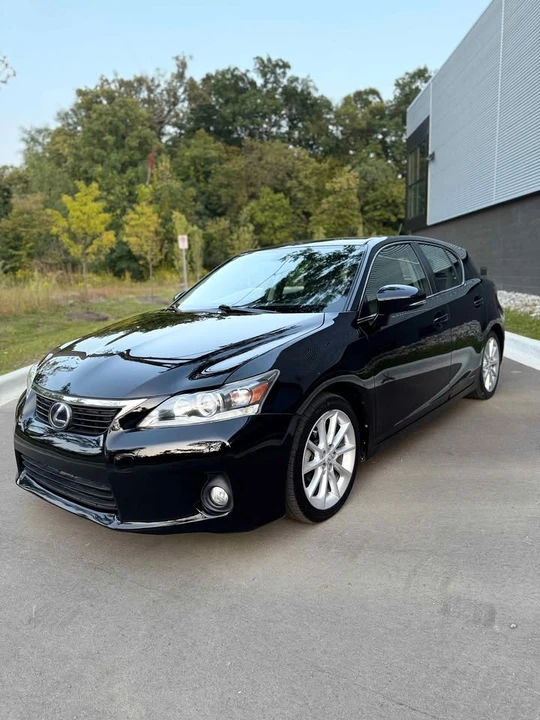2013 Lexus CT - Image 2 of 12