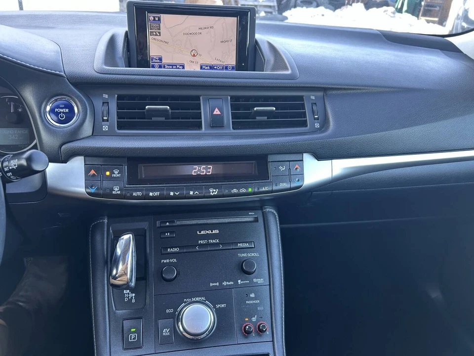 2013 Lexus CT - Image 11 of 21