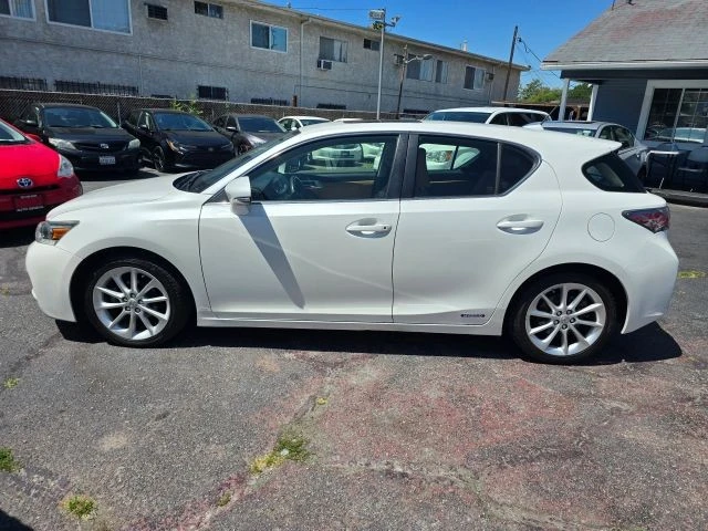 2013 Lexus CT - Image 8 of 21
