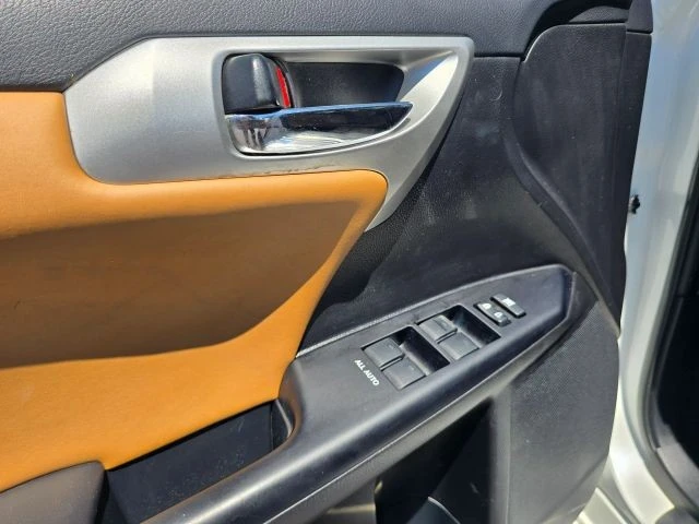 2013 Lexus CT - Image 16 of 21