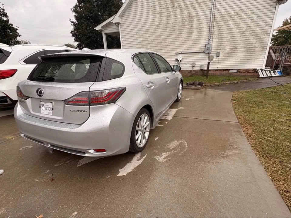 2013 Lexus CT - Image 2 of 10