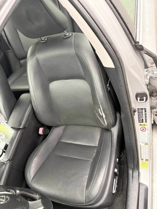2013 Lexus CT - Image 6 of 10