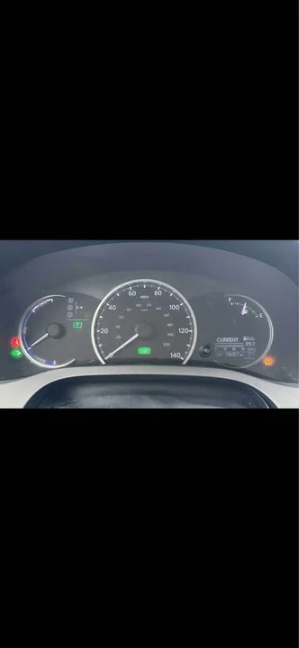 2013 Lexus CT - Image 8 of 10