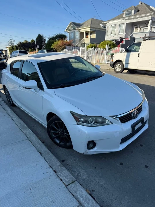 2013 Lexus CT - Image 3 of 4