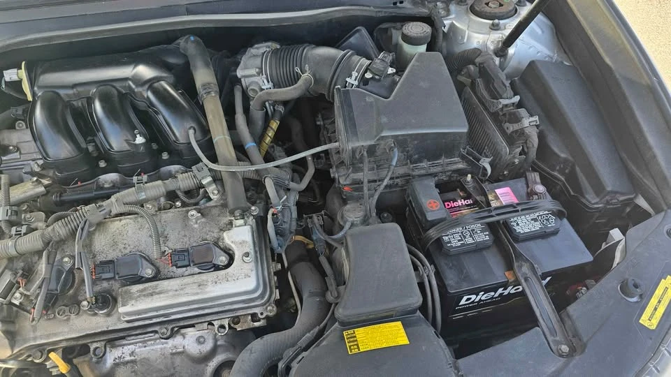 2013 Lexus ES 6th Gen - Image 5 of 10