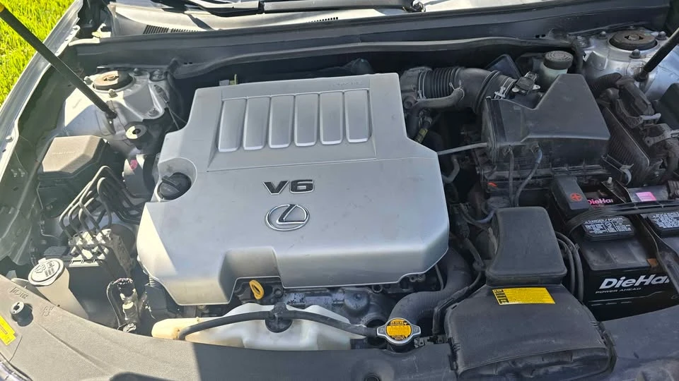 2013 Lexus ES 6th Gen - Image 6 of 10