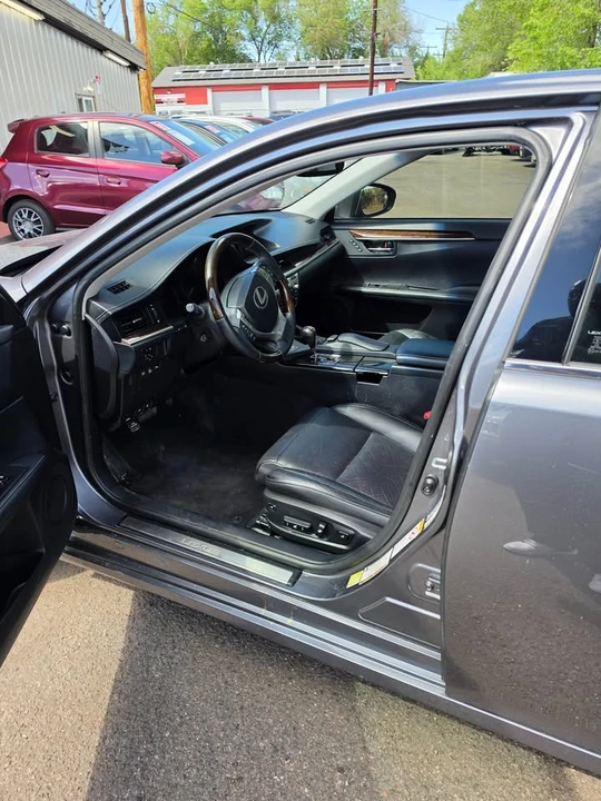 2013 Lexus ES 6th Gen - Image 4 of 8