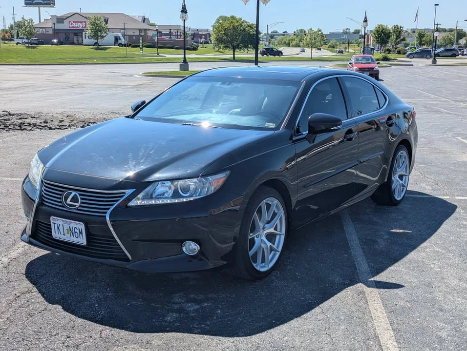 2013 Lexus ES 6th Gen - Image 18 of 20