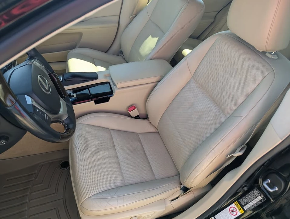2013 Lexus ES 6th Gen - Image 11 of 20
