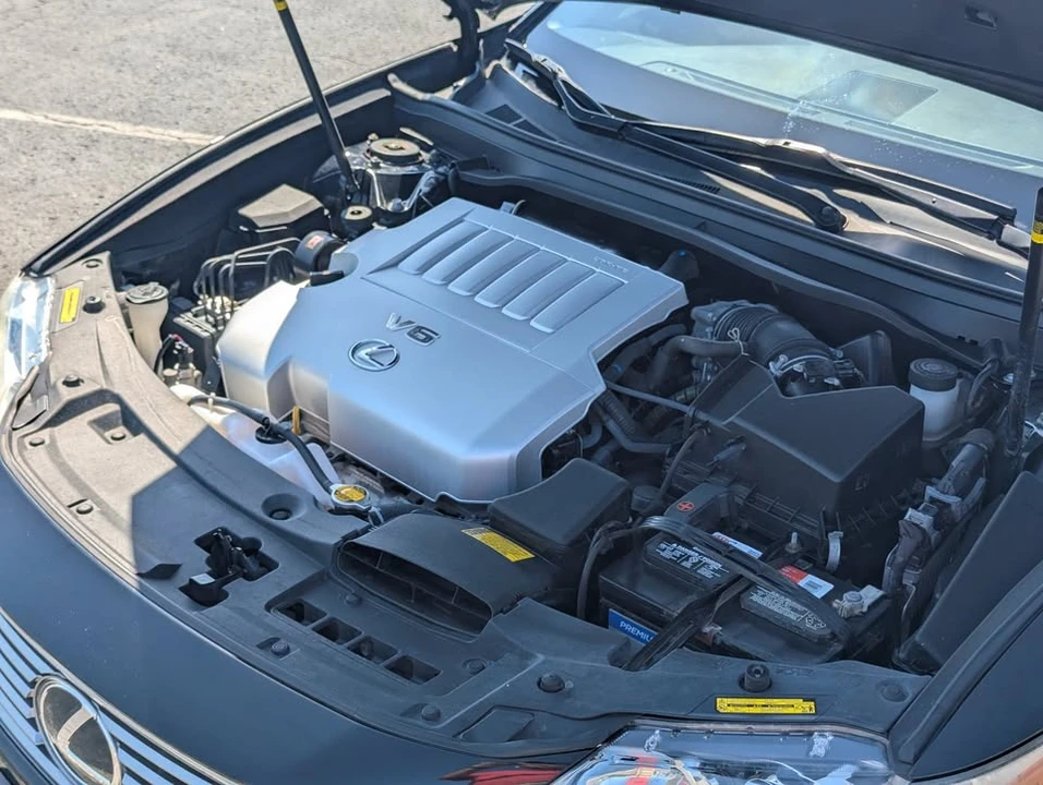 2013 Lexus ES 6th Gen - Image 9 of 20