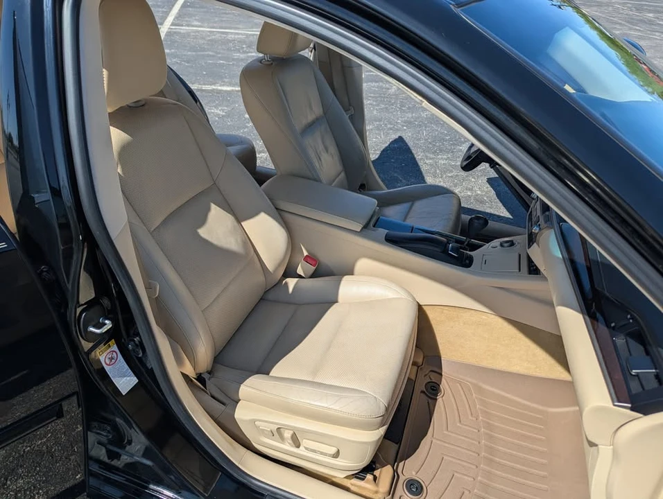 2013 Lexus ES 6th Gen - Image 14 of 20