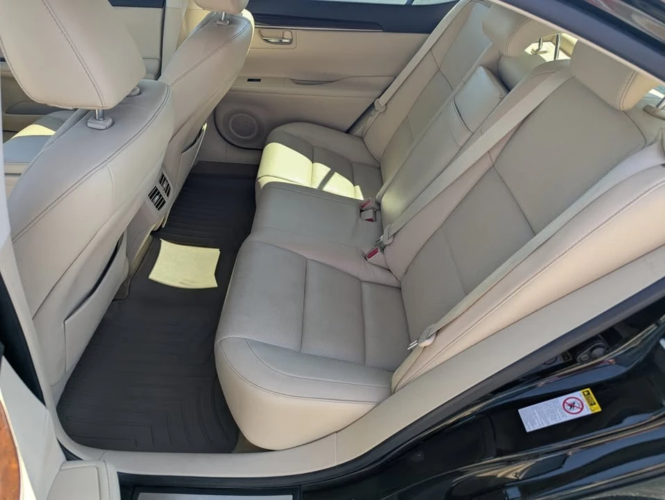 2013 Lexus ES 6th Gen - Image 13 of 20