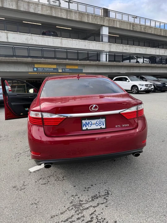 2013 Lexus ES 6th Gen - Image 7 of 10