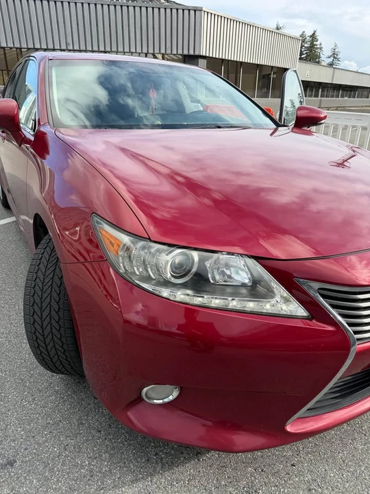 2013 Lexus ES 6th Gen - Image 2 of 10