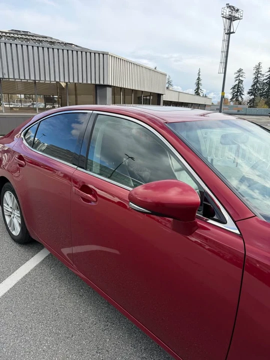2013 Lexus ES 6th Gen - Image 3 of 10
