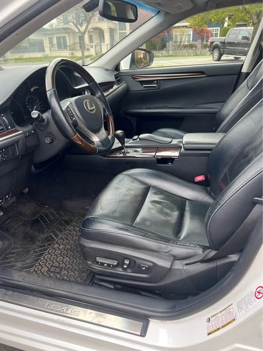 2013 Lexus ES 6th Gen - Image 4 of 7