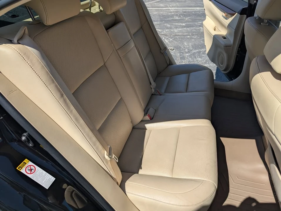 2013 Lexus ES 6th Gen - Image 15 of 20
