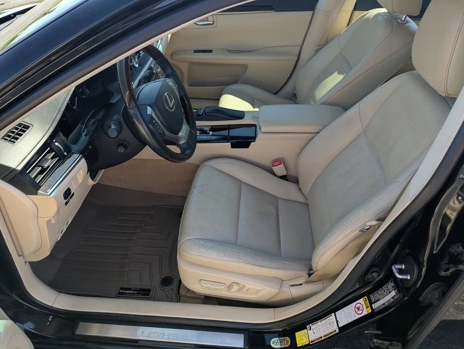 2013 Lexus ES 6th Gen - Image 10 of 20