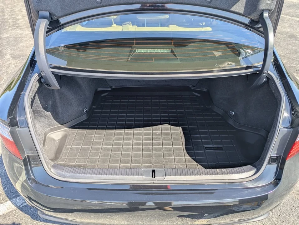 2013 Lexus ES 6th Gen - Image 8 of 20