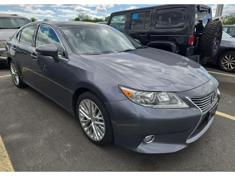 2013 Lexus ES 6th Gen - Image 4 of 11