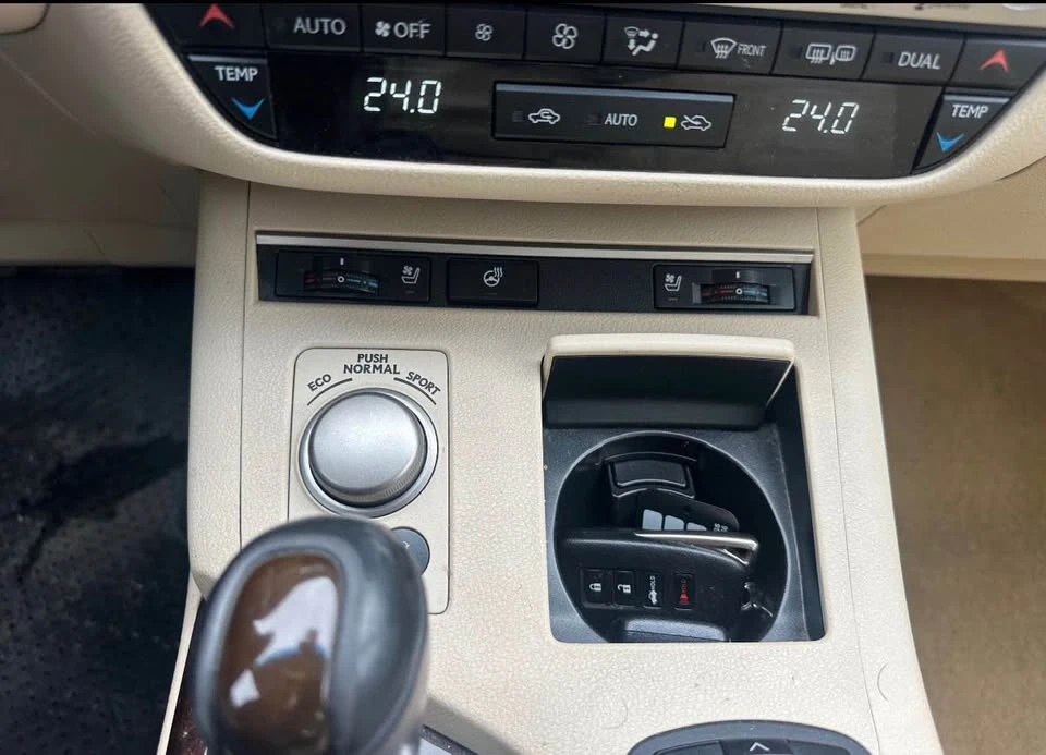 2013 Lexus ES 6th Gen - Image 13 of 13