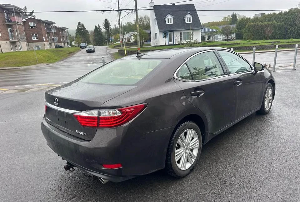 2013 Lexus ES 6th Gen - Image 4 of 17