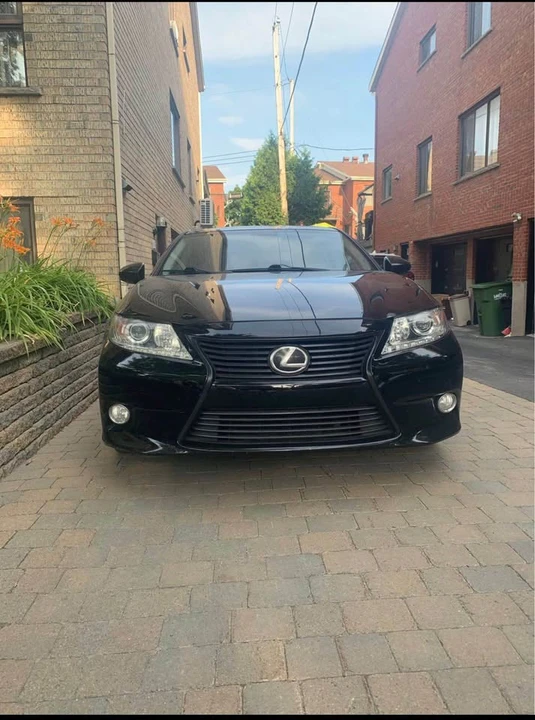 2013 Lexus ES 6th Gen - Image 4 of 4