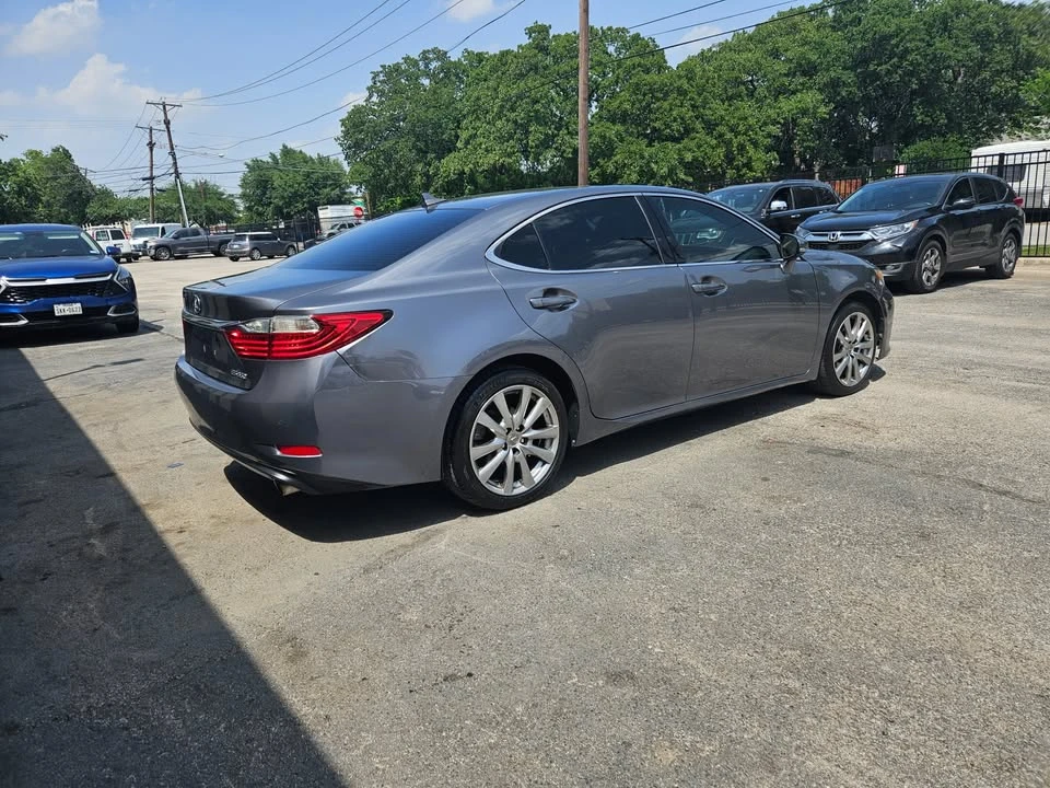 2013 Lexus ES 6th Gen - Image 4 of 20