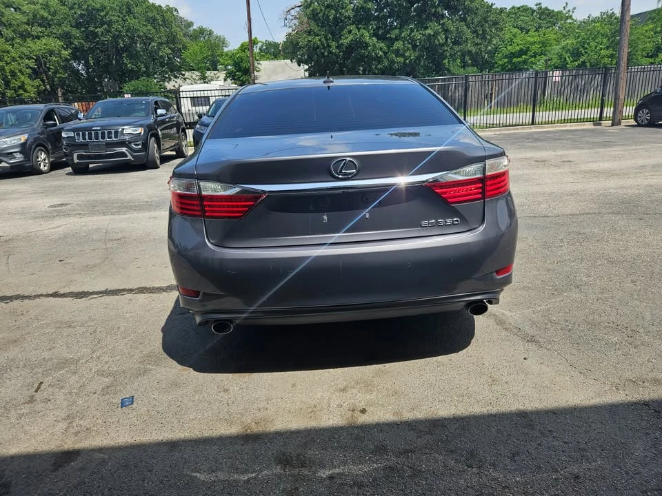 2013 Lexus ES 6th Gen - Image 3 of 20