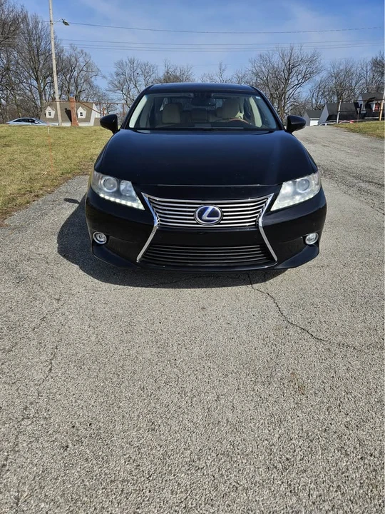 2013 Lexus ES 6th Gen - Image 5 of 7