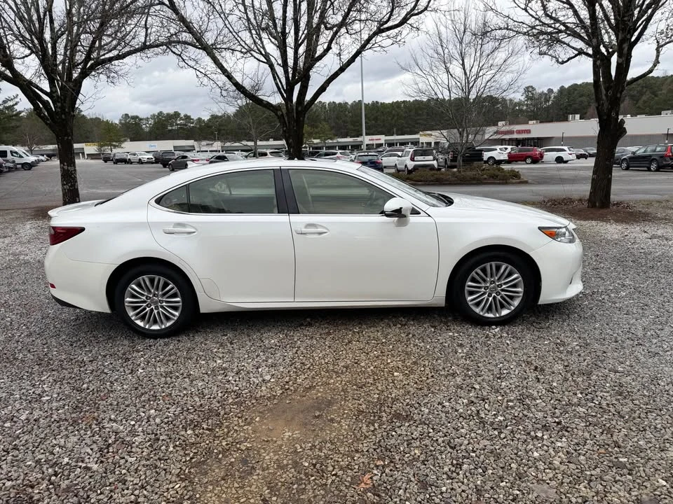 2013 Lexus ES 6th Gen - Image 4 of 20