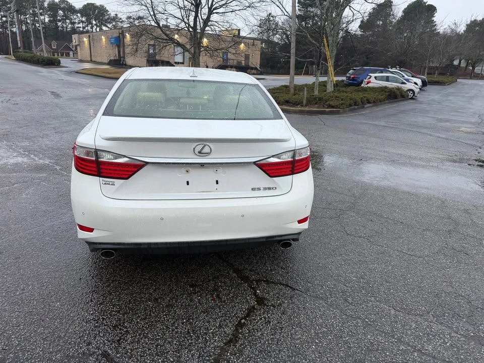 2013 Lexus ES 6th Gen - Image 12 of 14