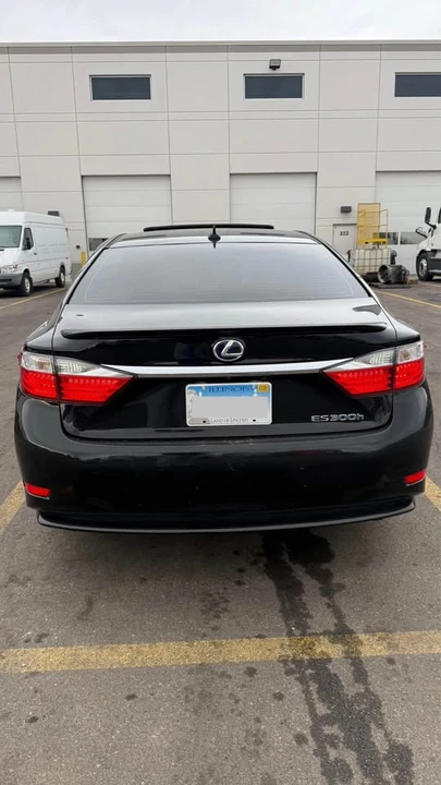 2013 Lexus ES 6th Gen - Image 4 of 10