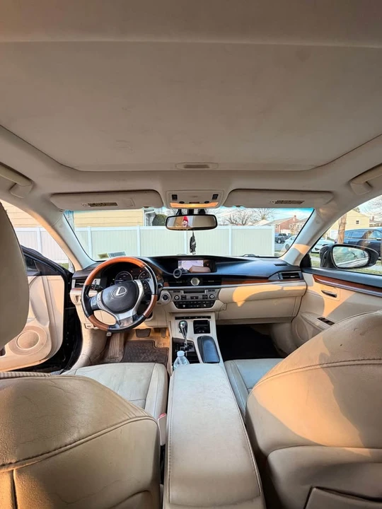 2013 Lexus ES 6th Gen - Image 5 of 5