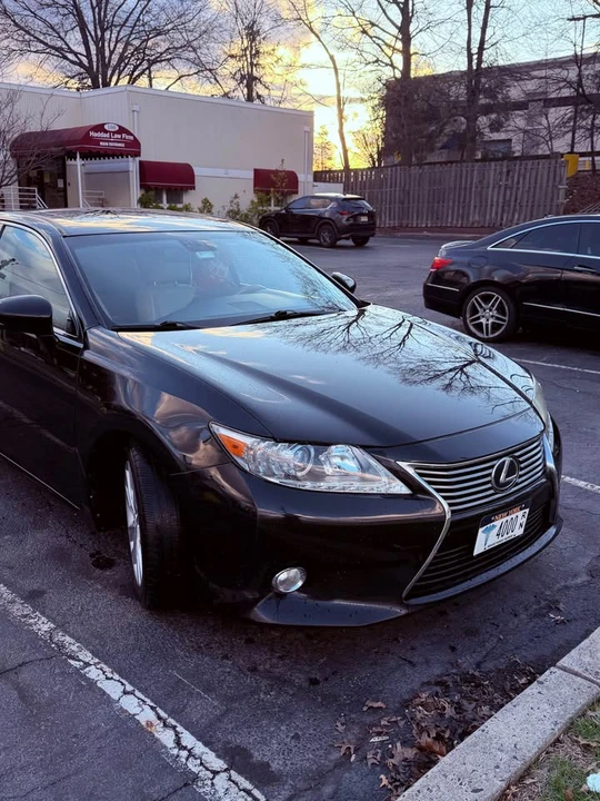 2013 Lexus ES 6th Gen - Image 4 of 5